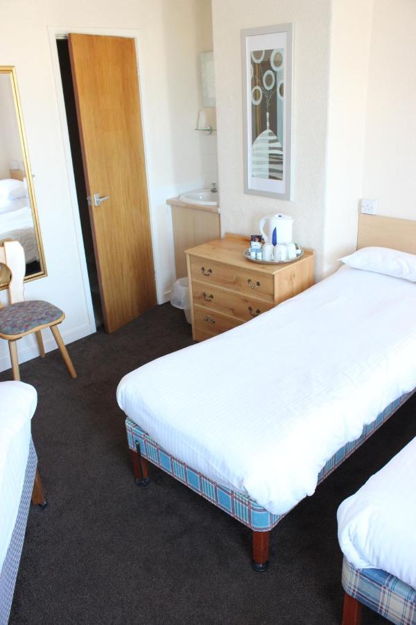 The Colwyn Hotel - Near Pleasure Beach Blackpool Room photo