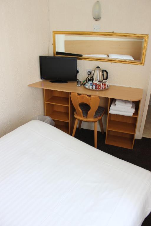 The Colwyn Hotel - Near Pleasure Beach Blackpool Room photo