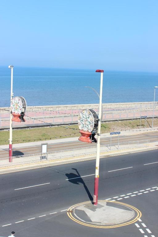 The Colwyn Hotel - Near Pleasure Beach Blackpool Room photo