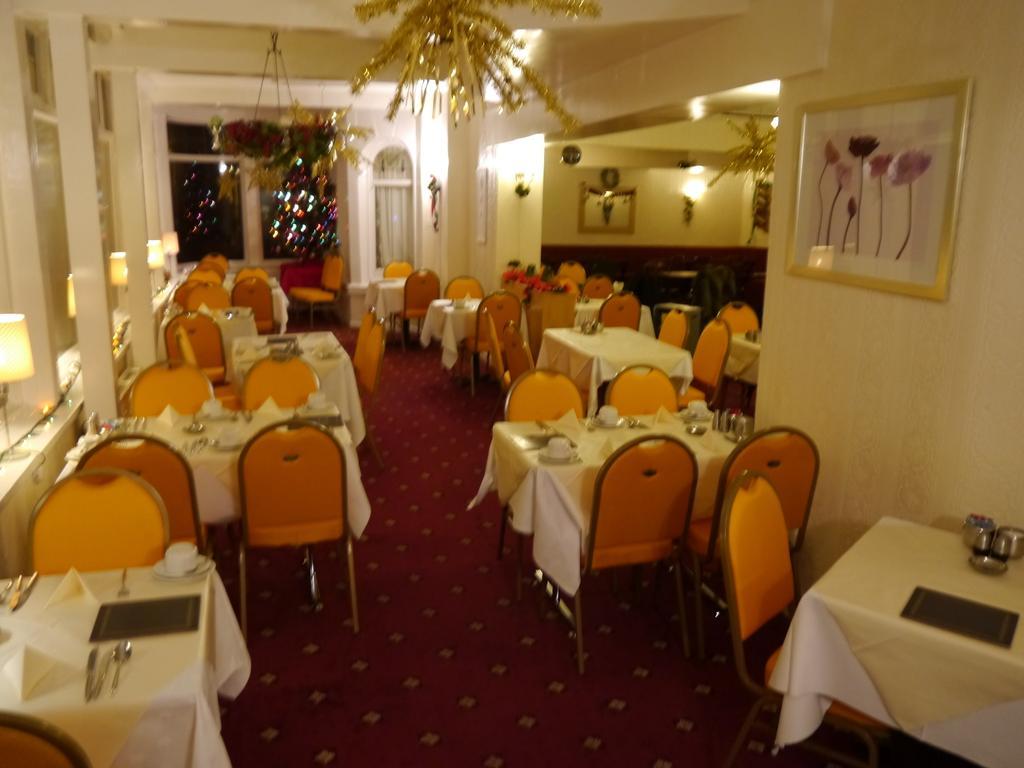 The Colwyn Hotel - Near Pleasure Beach Blackpool Exterior photo