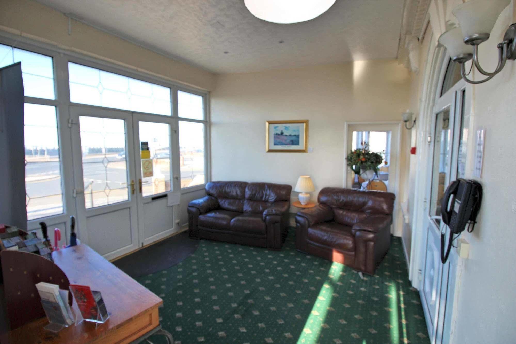 The Colwyn Hotel - Near Pleasure Beach Blackpool Exterior photo